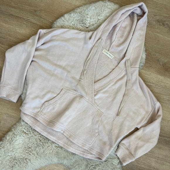 OCEAN DRIVE LIGHT PINK HOODED CROP SWEATER - Picture 1 of 2